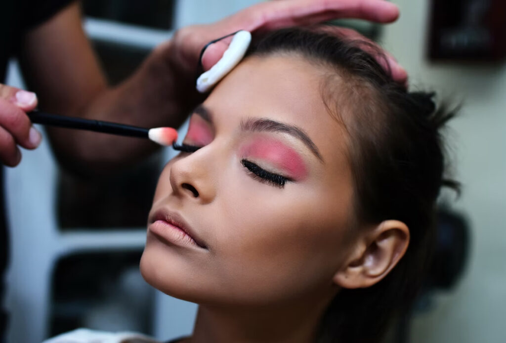 https://shalovsalon.com/wp-content/uploads/2022/01/inner_b1-1024x694.jpg